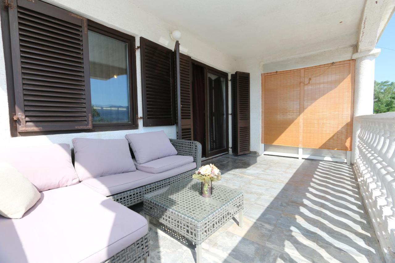 Apartment Lidija Šilo Exterior foto